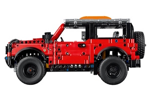Lego 42213 Ford Bronco® Offroader 