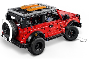 Lego 42213 Ford Bronco® Offroader 