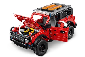 Lego 42213 Ford Bronco® Offroader 