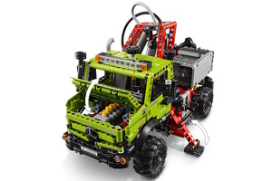 Lego 42242 Mercedes-Benz Unimog U 5023 mit Kran